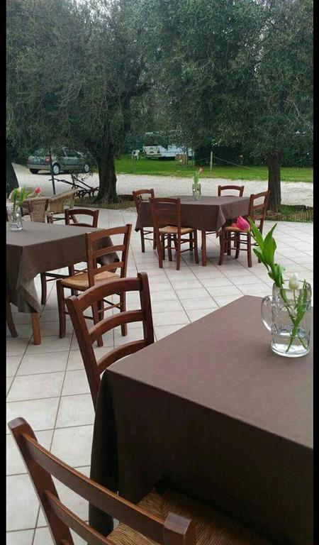 Gasthaus Casolare Azzurro Acquaviva Picena Exterior foto